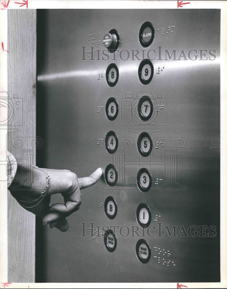 1978 Braille in Elevator, new Harris Country Administrative Building - Historic Images