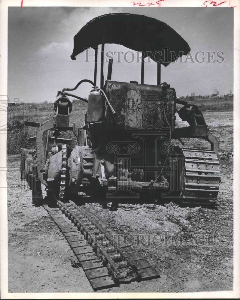 1962 Houston City Garbage Dump's Crippled Tractor - Historic Images