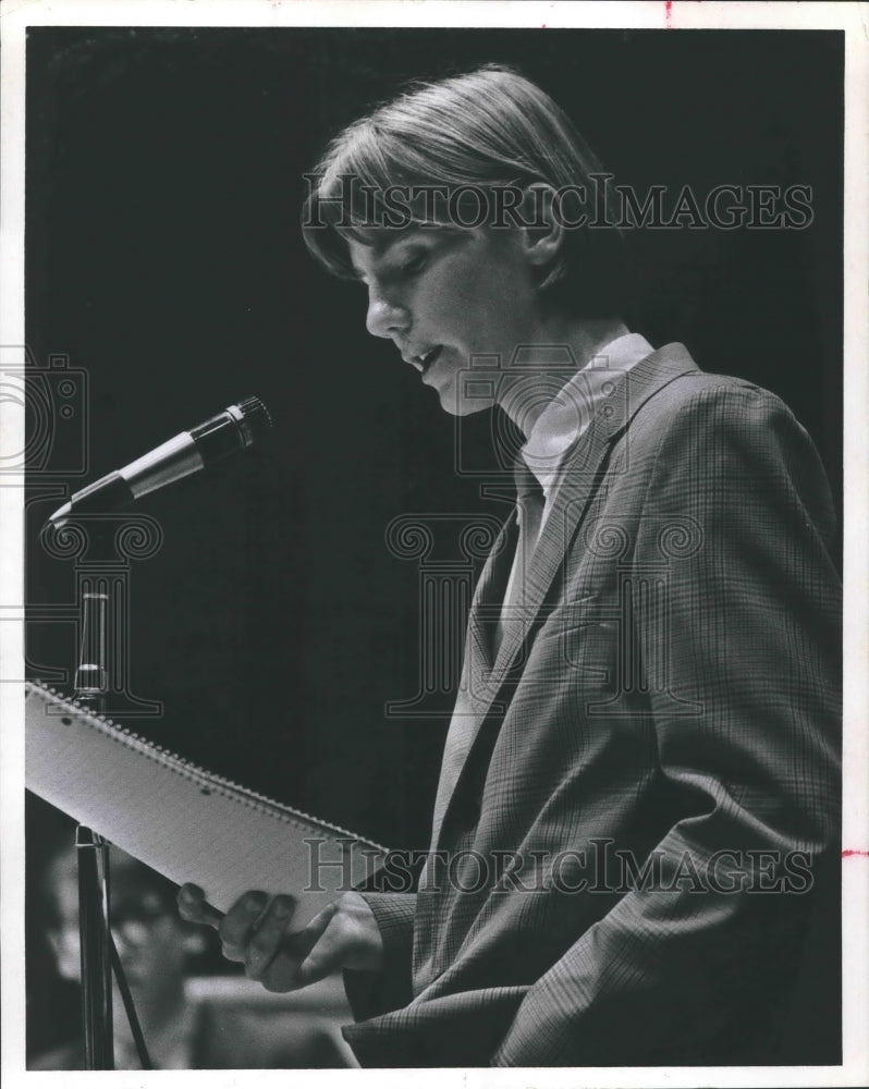 1970 Students and officials of Houston public schools discuss rules. - Historic Images