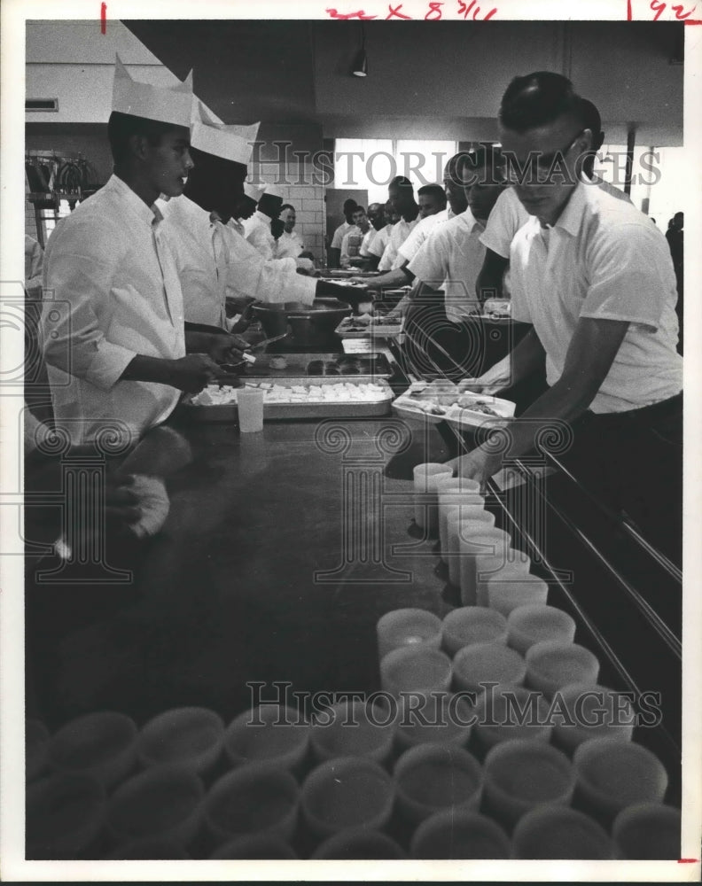 1967 Press Photo Meal time at Gatesville State School for Boys in Gatesville, TX-Historic Images