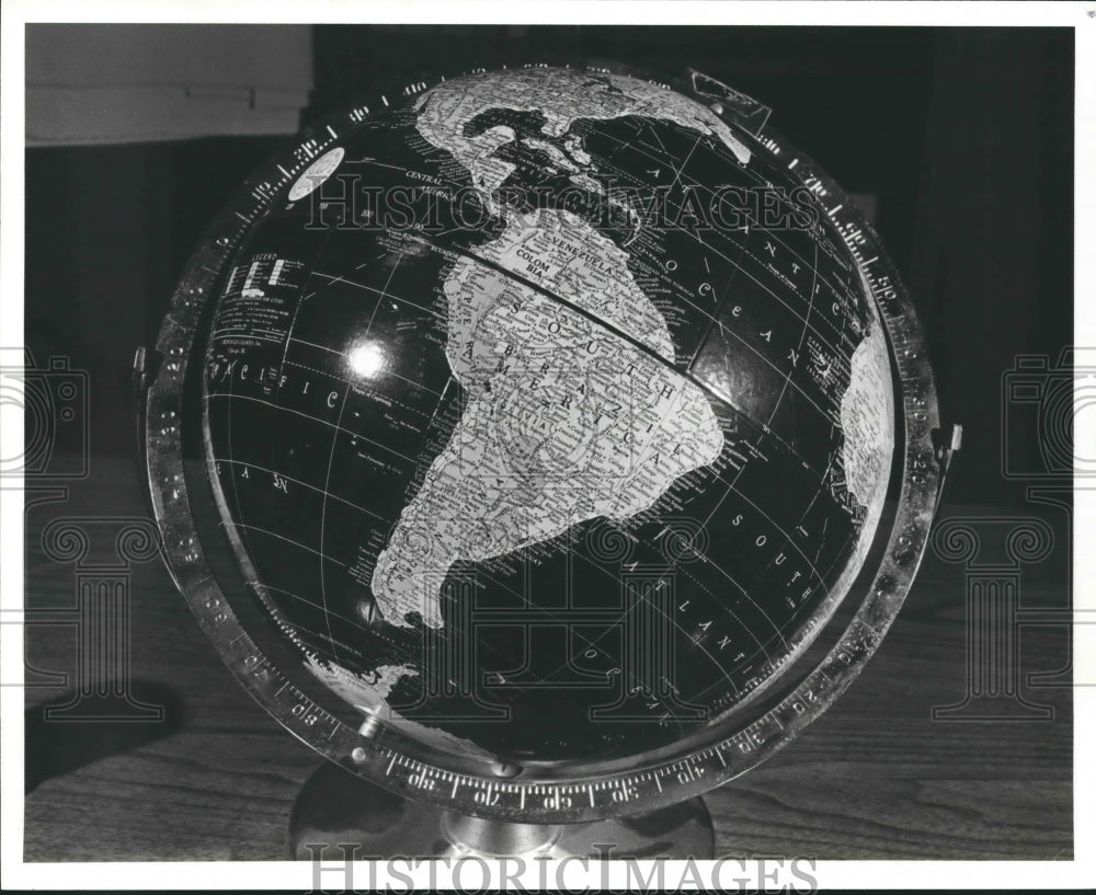 1992 Press Photo Close up view of world globe in stand - hca23074 - Historic Images