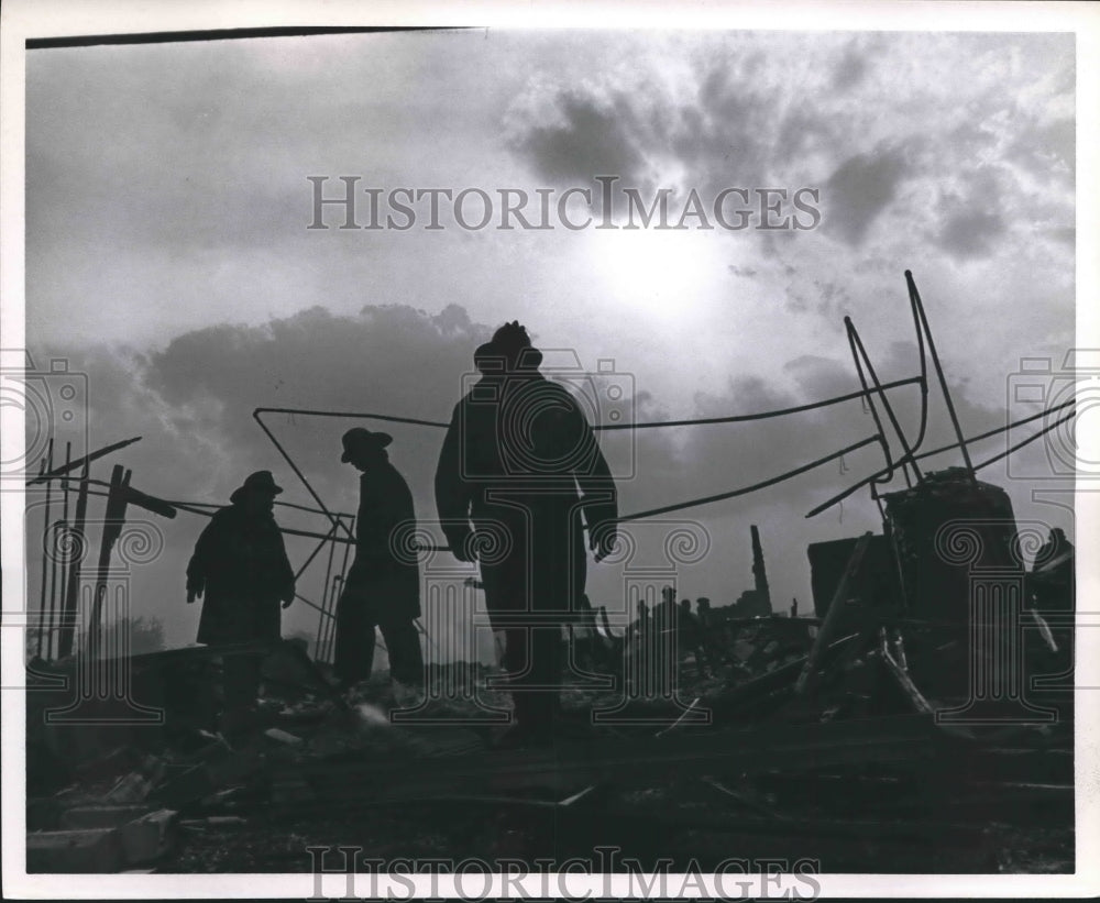 1969 Press Photo Firemen walk explosion damage in Houston - hca23236 - Historic Images