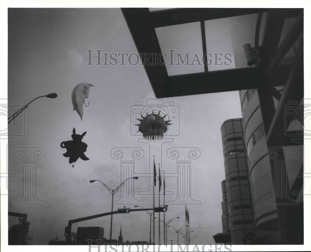 1987 Flying sculptures at George R. Brown Convention Center, Houston - Historic Images