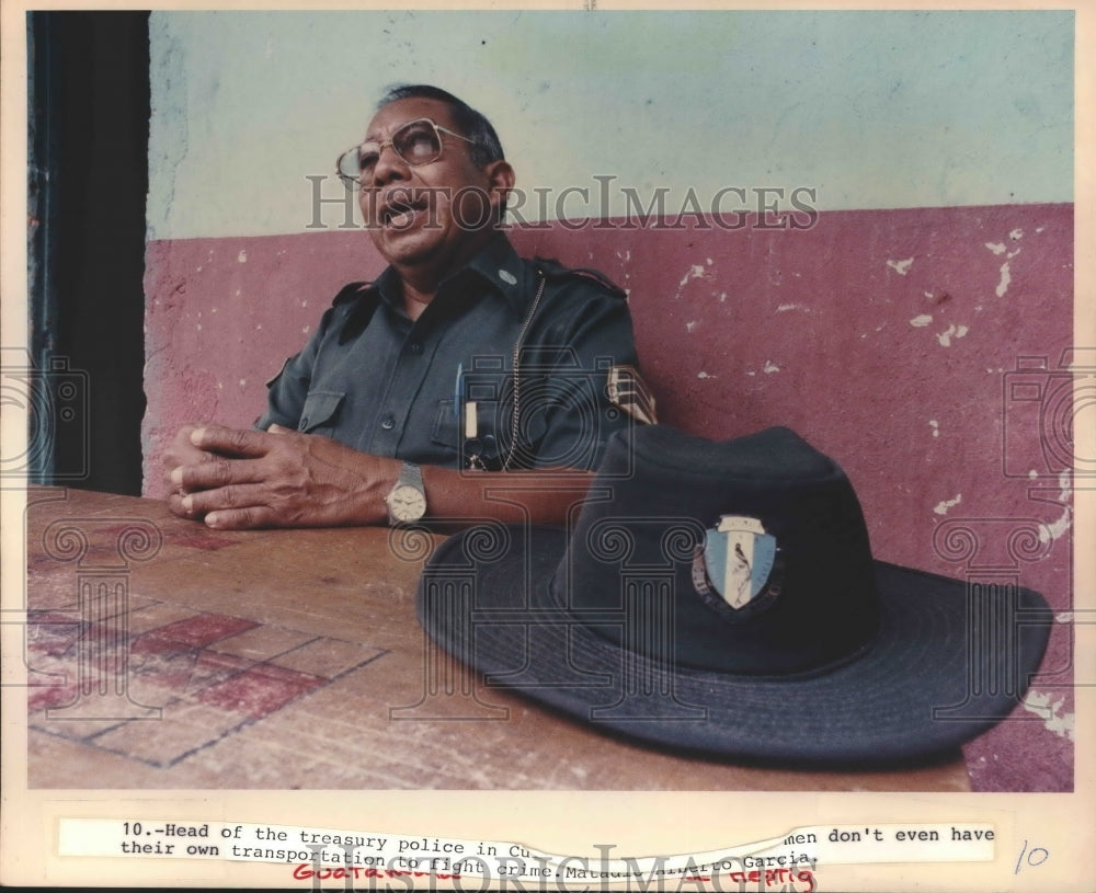 1990 Treasury policeman in Guatemala - Historic Images