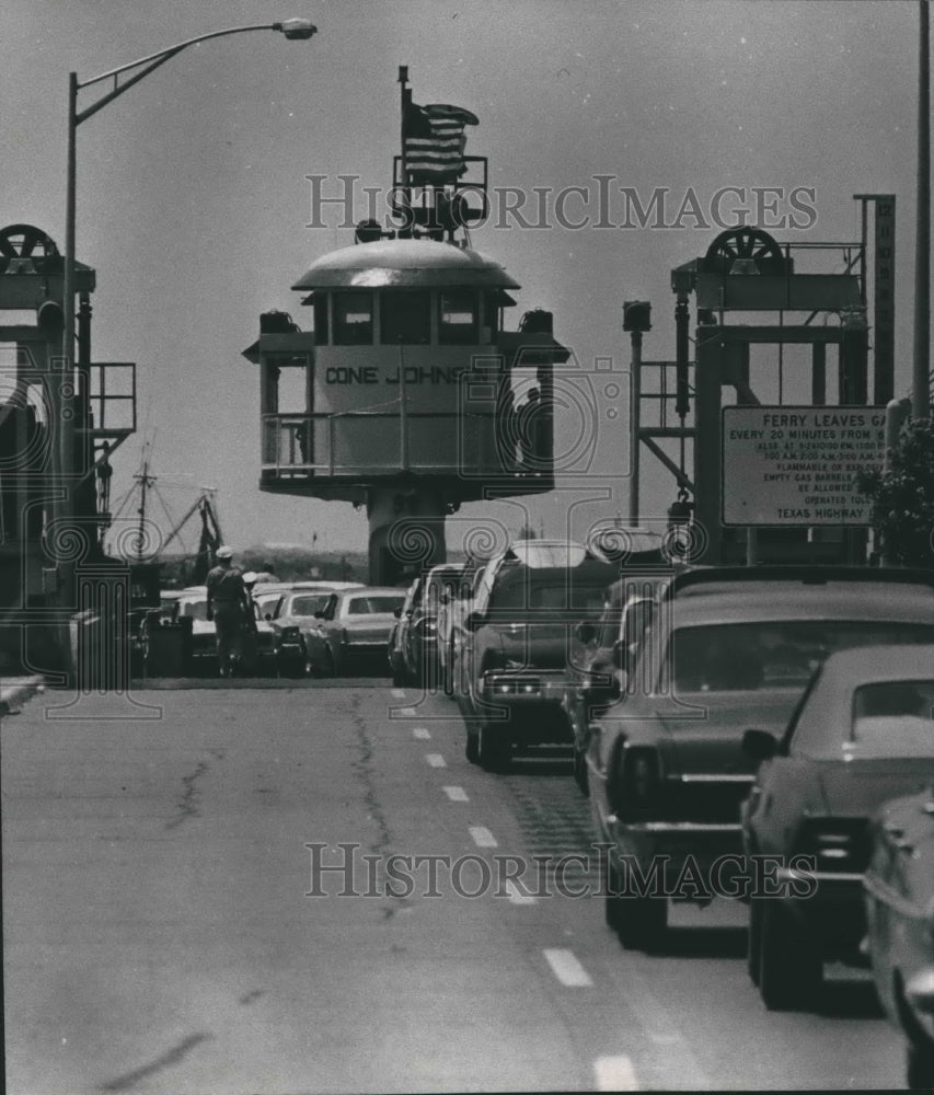 1969 Press Photo Heavy traffic at the Bolivar ferry along the Texas Gulf coast - Historic Images