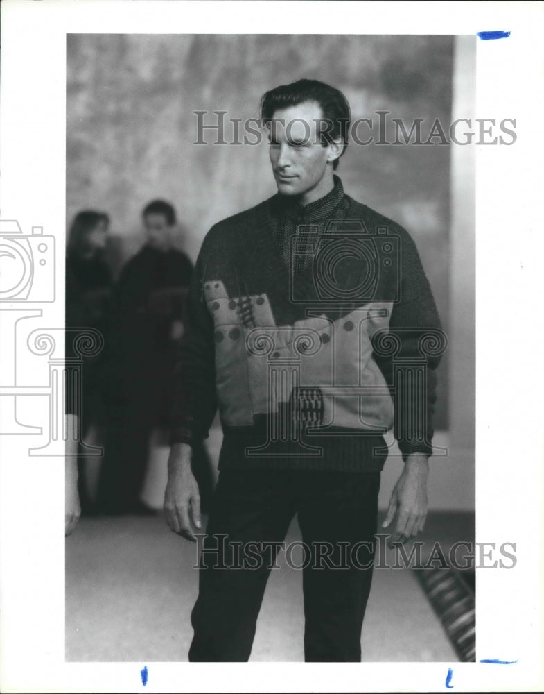 1987 Press Photo Model wearing Robert Comstock&#39;s Pueblo sweater - hca24201 - Historic Images