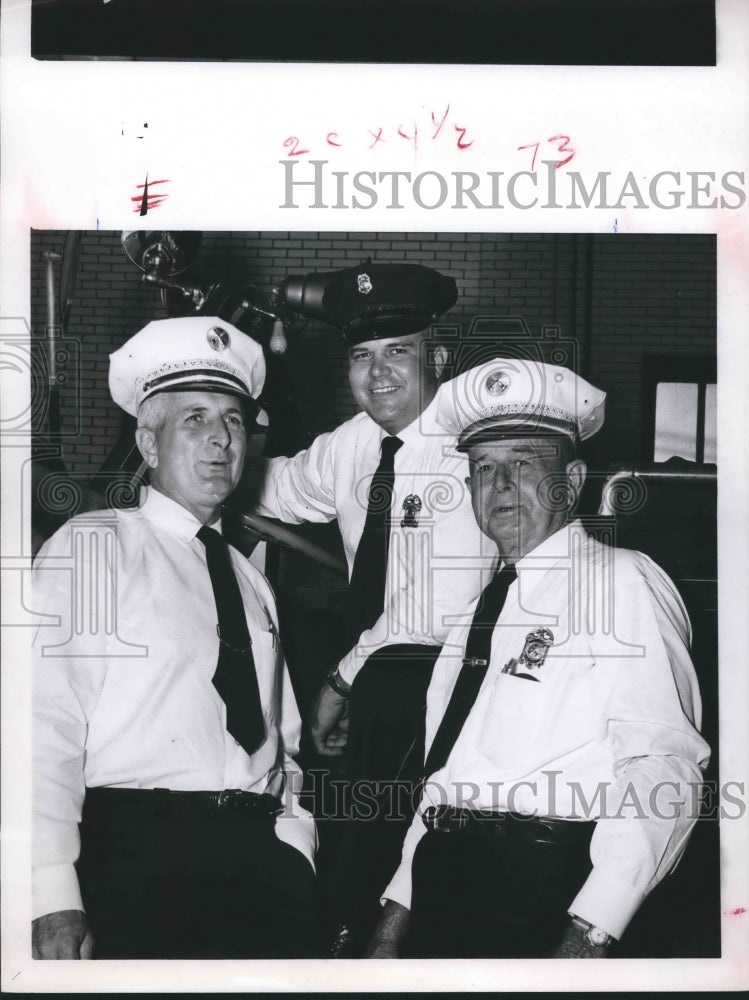 1960 Press Photo Three Houston, Texas firemen - hca24258 - Historic Images