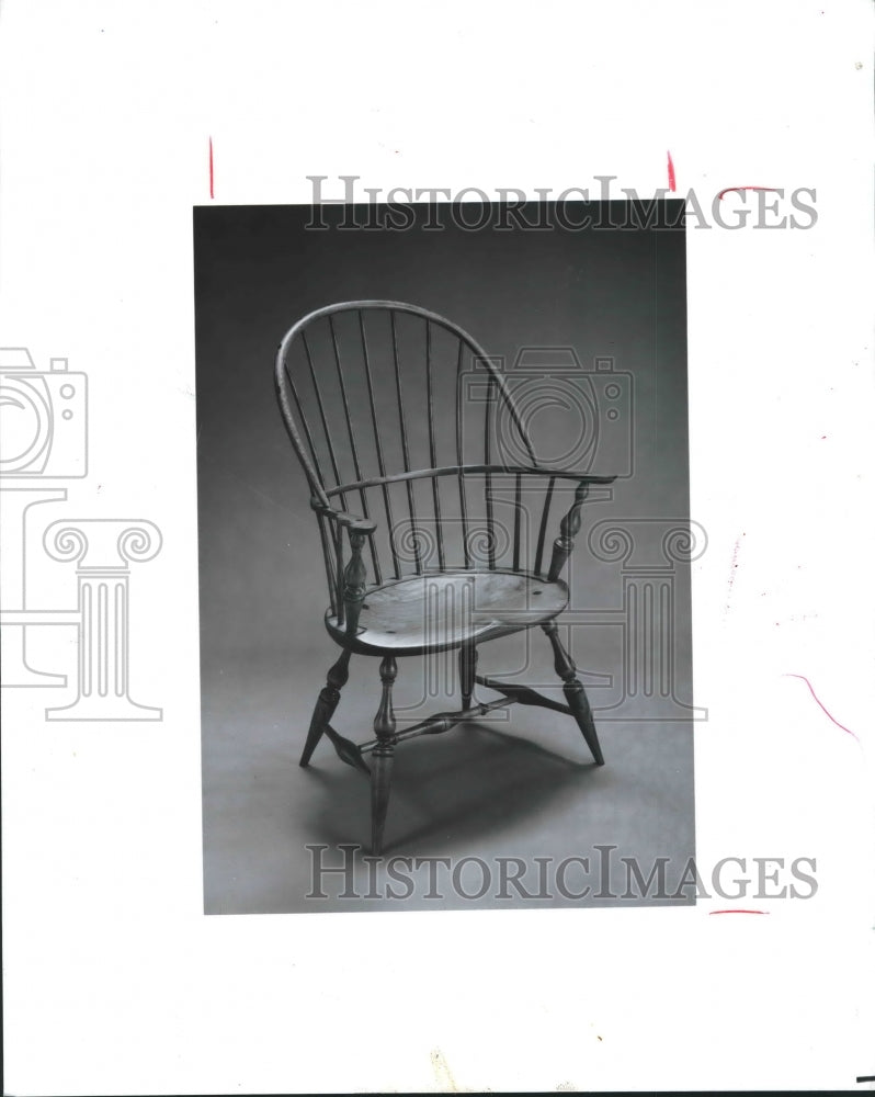 1988 Single Windsor chair by Chaircraft - Historic Images