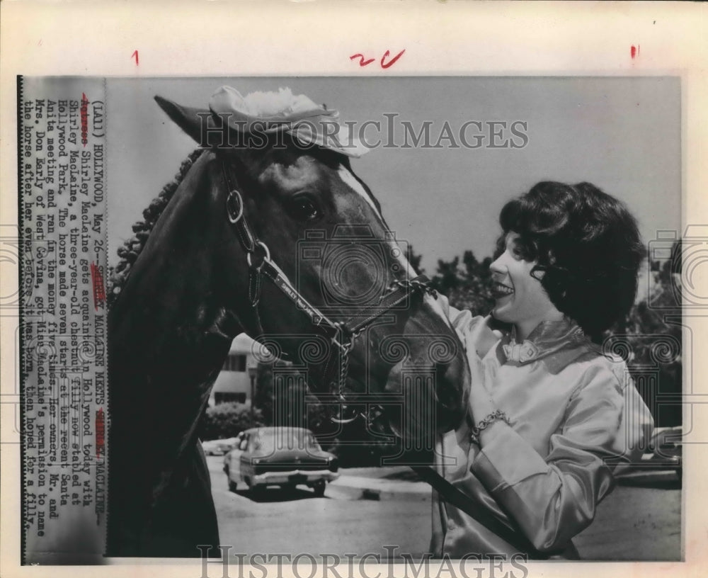 1964 Press Photo Actress Shirley MacLaine Gets Acquainted With Namesake - Historic Images