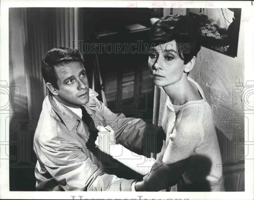 1972 Press Photo Richard Crenna and Audrey Hepburn in "Wait Until Dark" - Historic Images