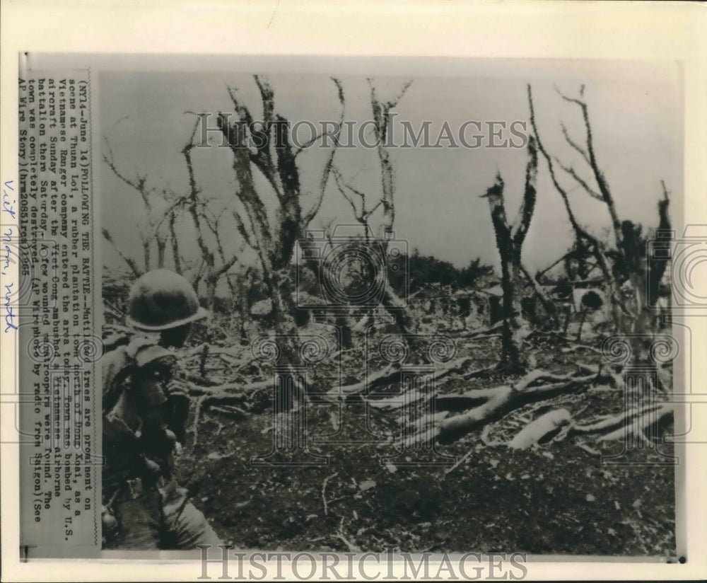 1965 Press Photo Town destroyed by US bombs in Thuan Loi, North Vietnam - Historic Images