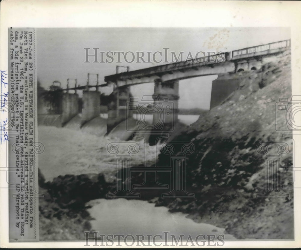 1966 Press Photo North Vietnam, Tae Huong dam in Bae Thai province - hca24784 - Historic Images