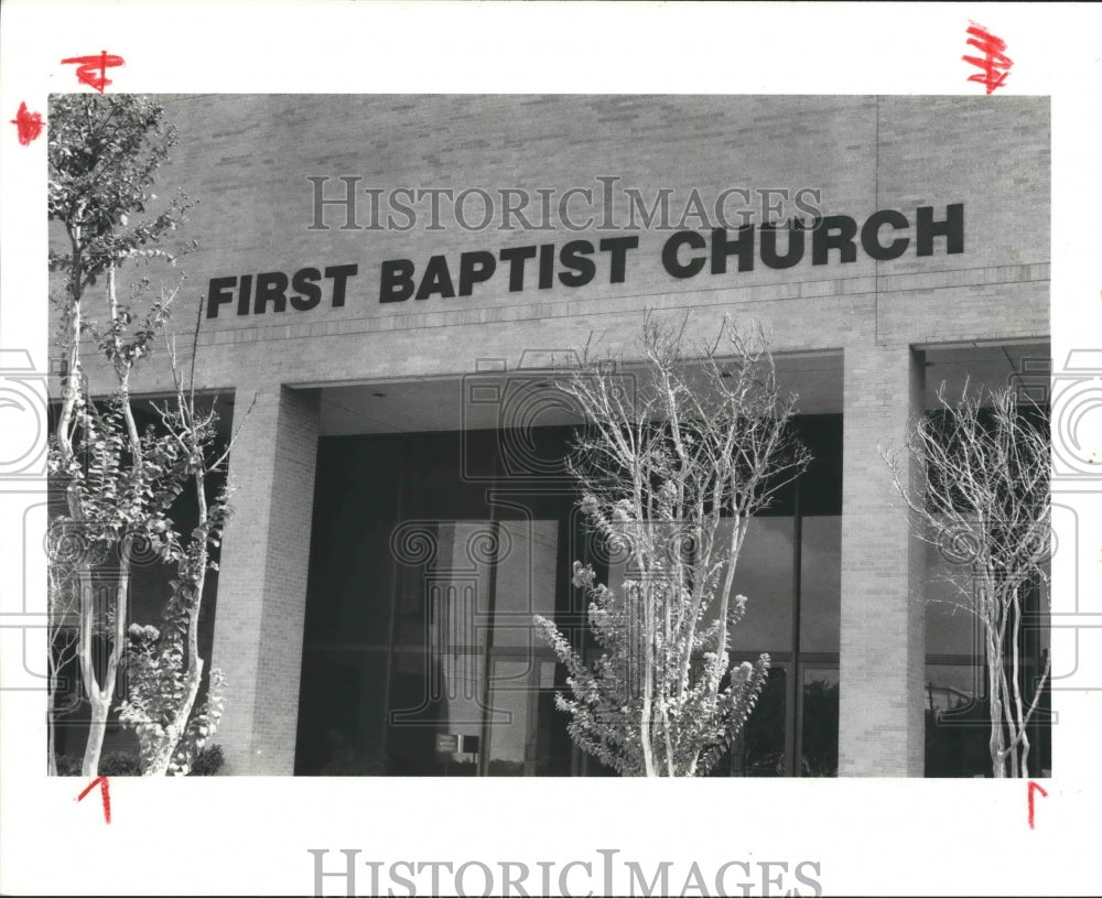 1984 Close up of First Baptist Church entrance, Houston, Texas - Historic Images
