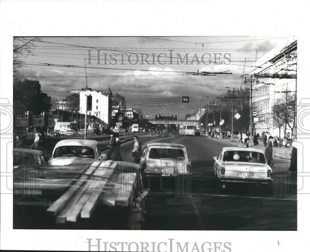 1989 Press Photo Moskovsky Prospekt road in Leningrad, U.S.S.R. - hca25044 - Historic Images