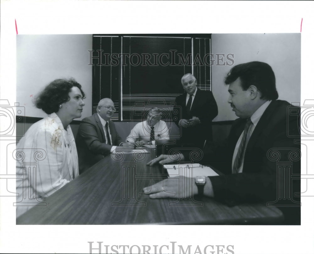 1992 Press Photo Forty Plus clients in Houston work on job search - hca25119 - Historic Images