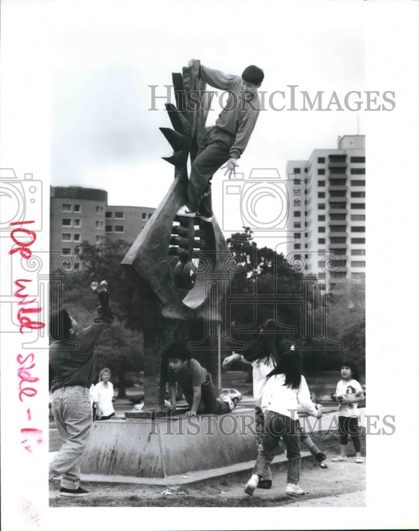 1993 Edward Chen Climbs 