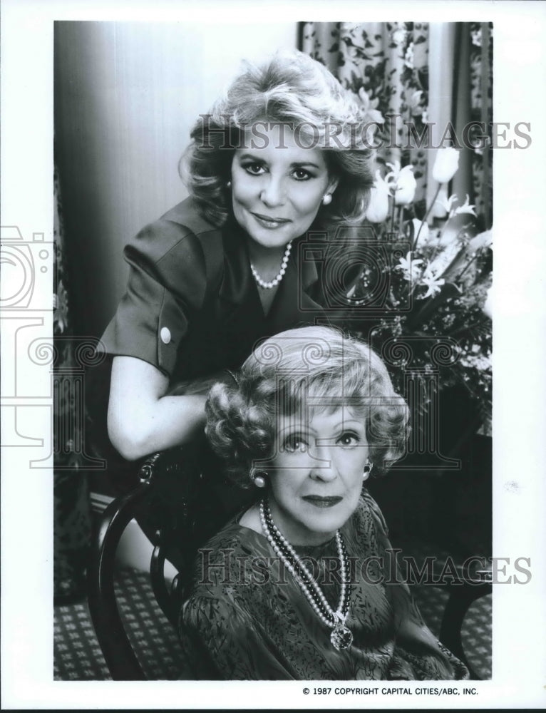 1987 Bette Davis Tells Her Story on &quot;The Barbara Walters Special&quot; - Historic Images