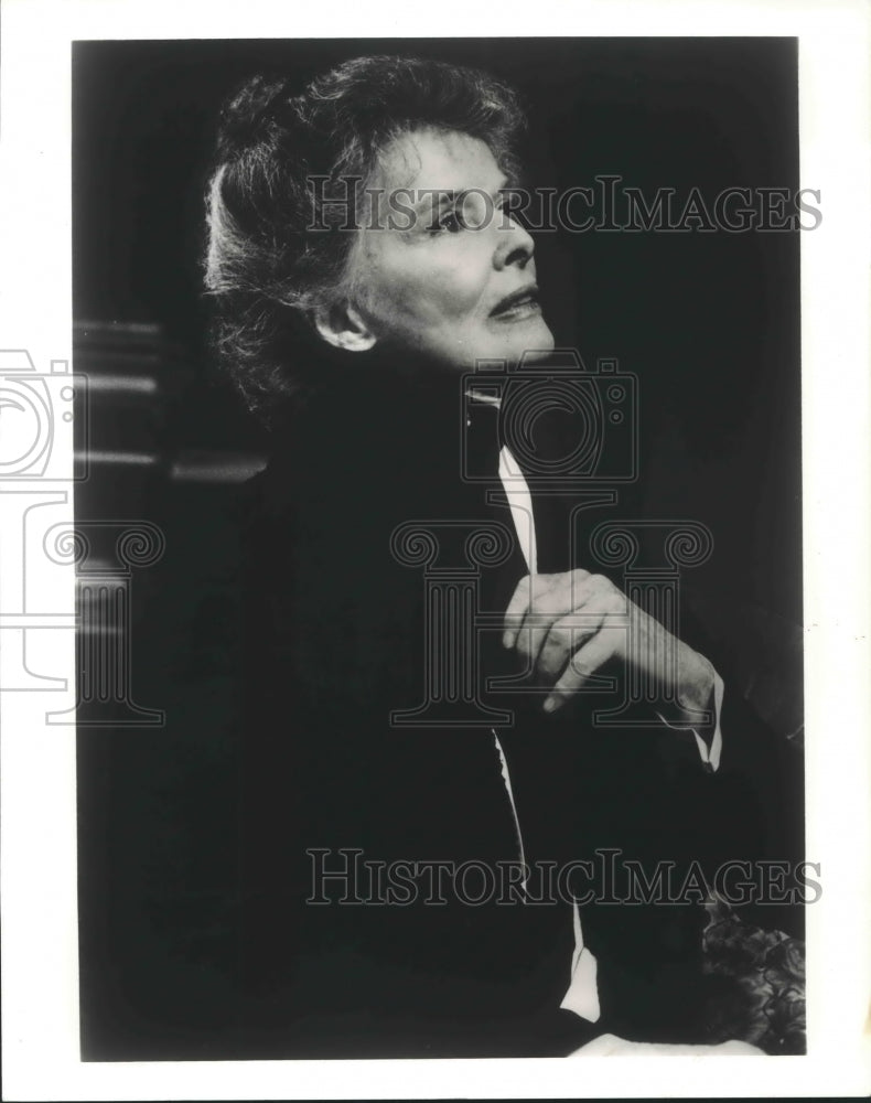 1988 Katharine Hepburn in "The West Side Waltz," by Ernest Thompson - Historic Images