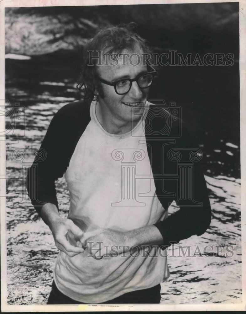 1970 Press Photo Woody Allen directing "Bananas" in Puerto Rico - hca25665 - Historic Images