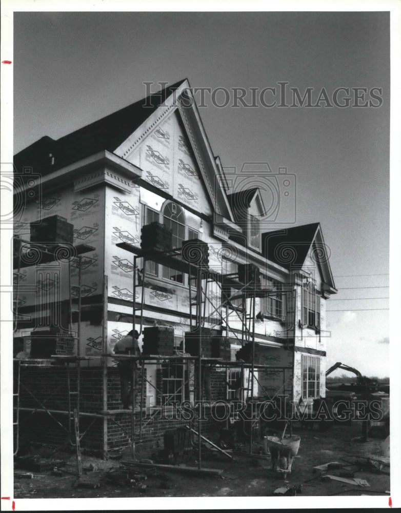 1990 First Colony Development Home Sales Up in Houston - Historic Images