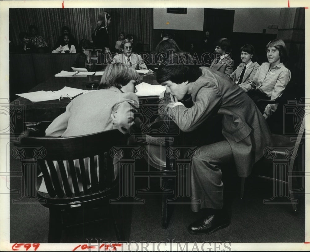 1979 Mock trial at Harris County Courthouse - Historic Images
