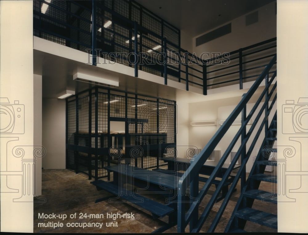 1989 Press Photo Mock-up of high-risk occupancy unit, Harris County Jail, Texas - Historic Images