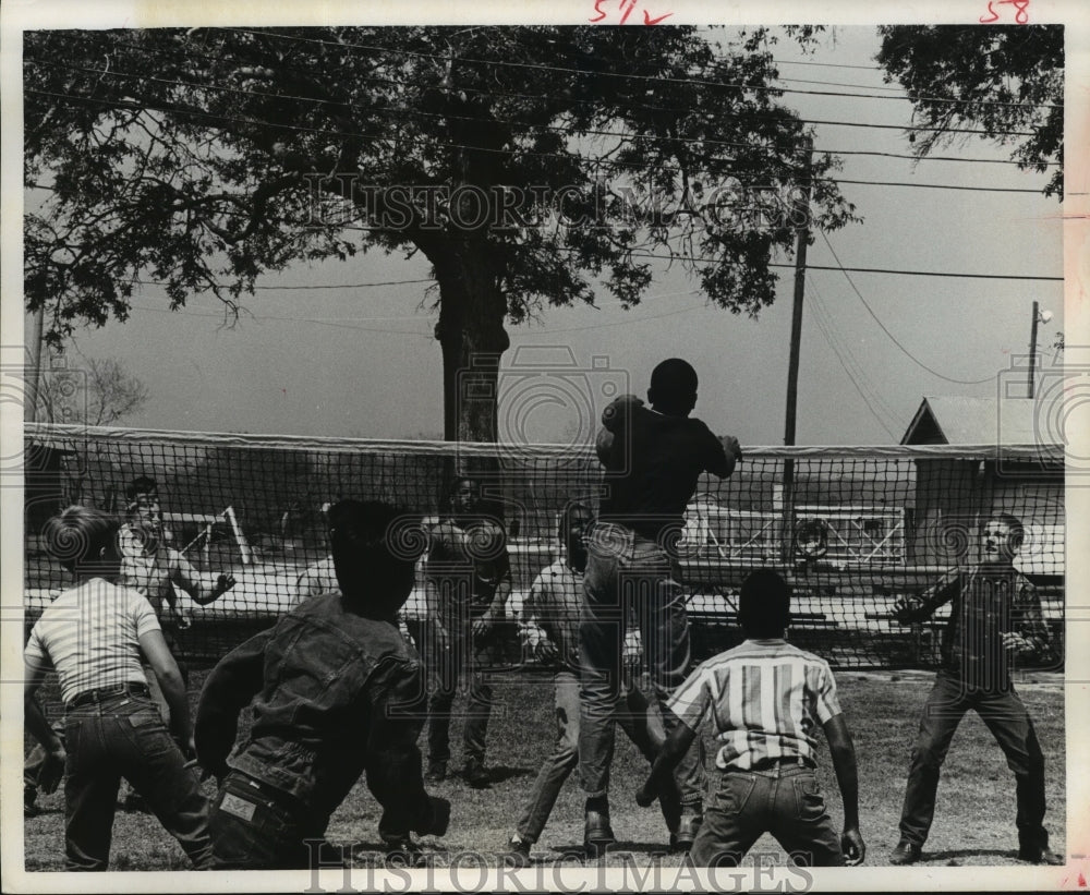 1969 Press Photo Volleyball game at County Clear Lake Home for Boys - hca26017 - Historic Images