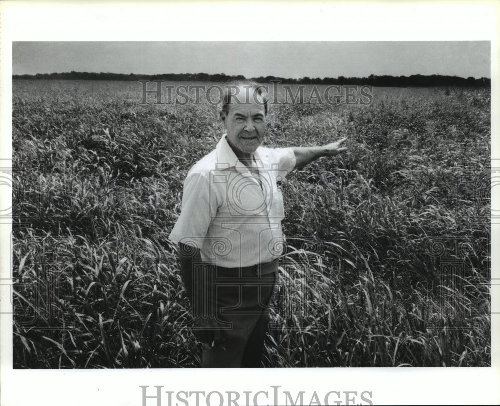 1989 Harold McVey concerned citizen, shows proposed waste site in TX - Historic Images