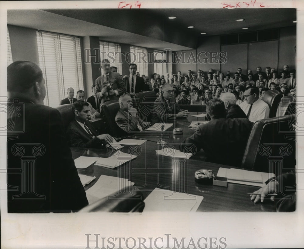 1963 Press Photo Protesters of Park Sale at Harris County Commissioners Court - Historic Images