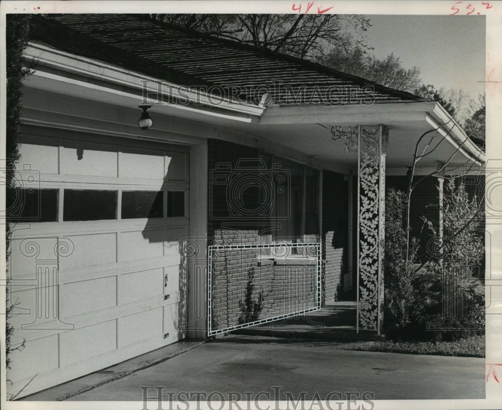 1968 Press Photo Damage to Home From Fault Line in Houston, Texas - hca26261 - Historic Images