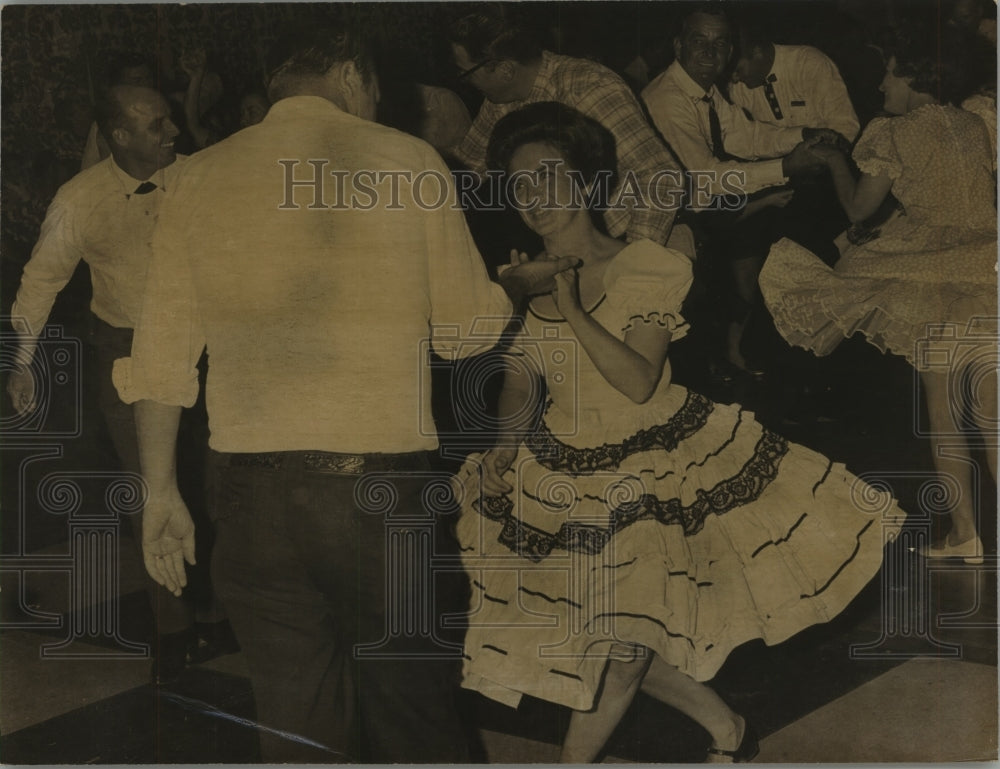 1969 Press Photo Square dance in Houston raises money for Goodfellows Xmas fund - Historic Images