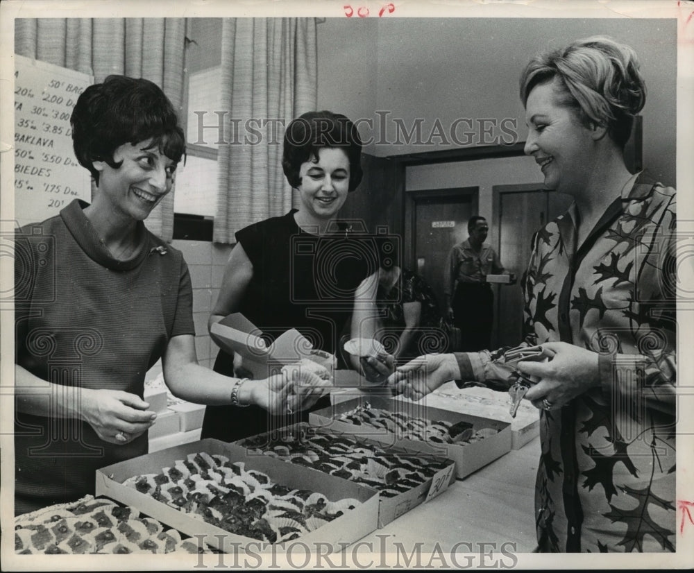 1967 Press Photo Women sell Greek pastries at festival in Houston - hca26495 - Historic Images