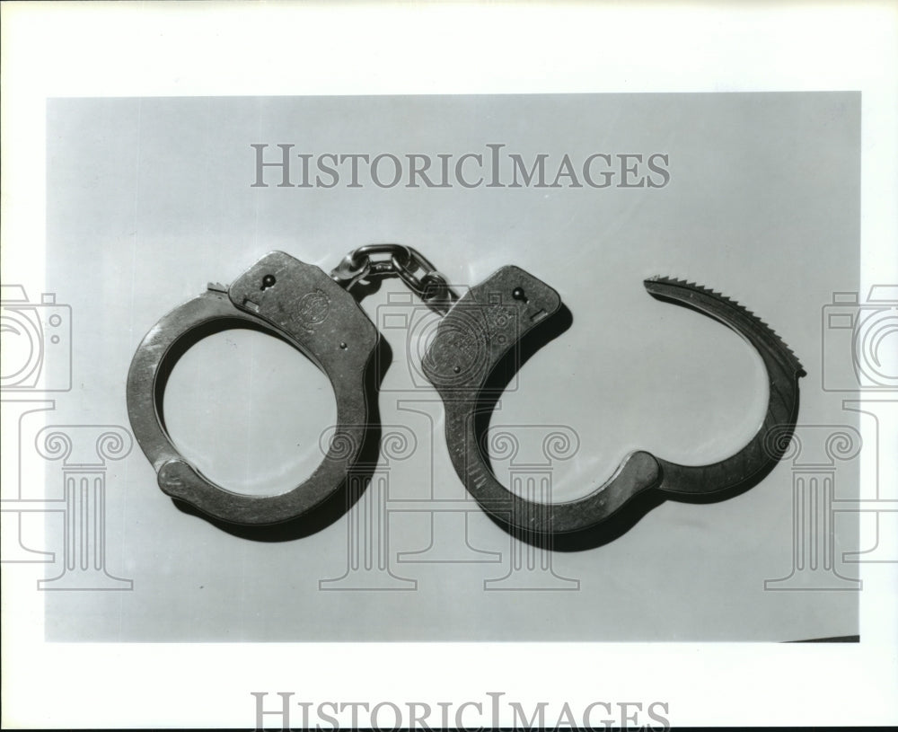 1992 Pair of handcuffs - Historic Images