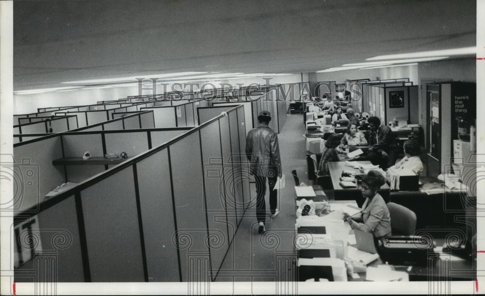1976 Inside Harris Co Adult Probation office in Houston, Texas - Historic Images