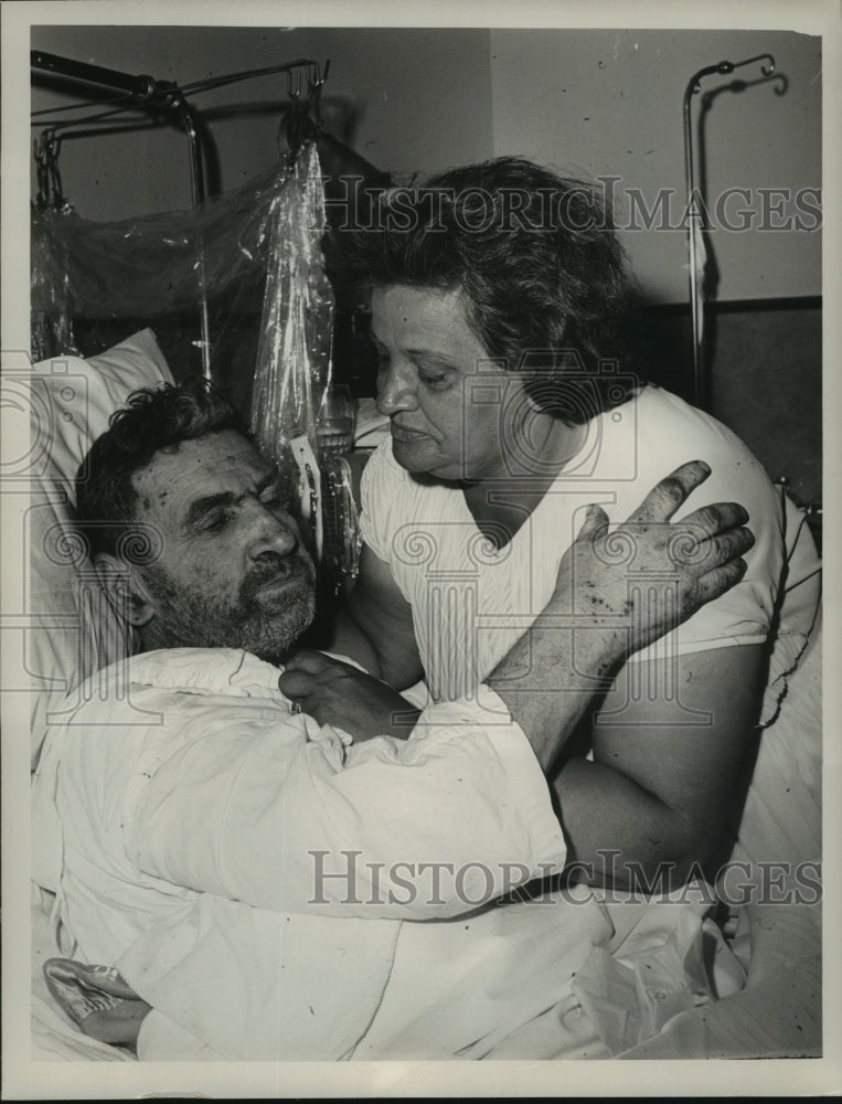 1963 Press Photo David &amp; Mrs. Fellin at hospital after mine cave-in rescue in PA - Historic Images