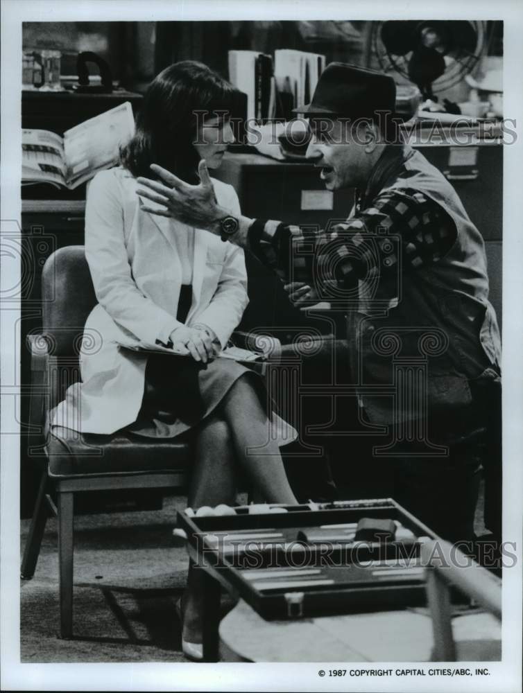 1987 Alan Arkin & Barbara Dana in Harry, ABC comedy series - Historic Images