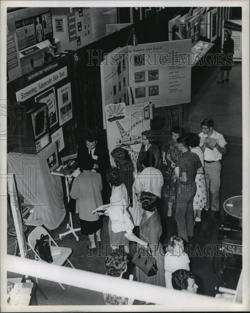 1962 Press Photo Crowd at Harris County Medical Society Health Fair, Texas - Historic Images