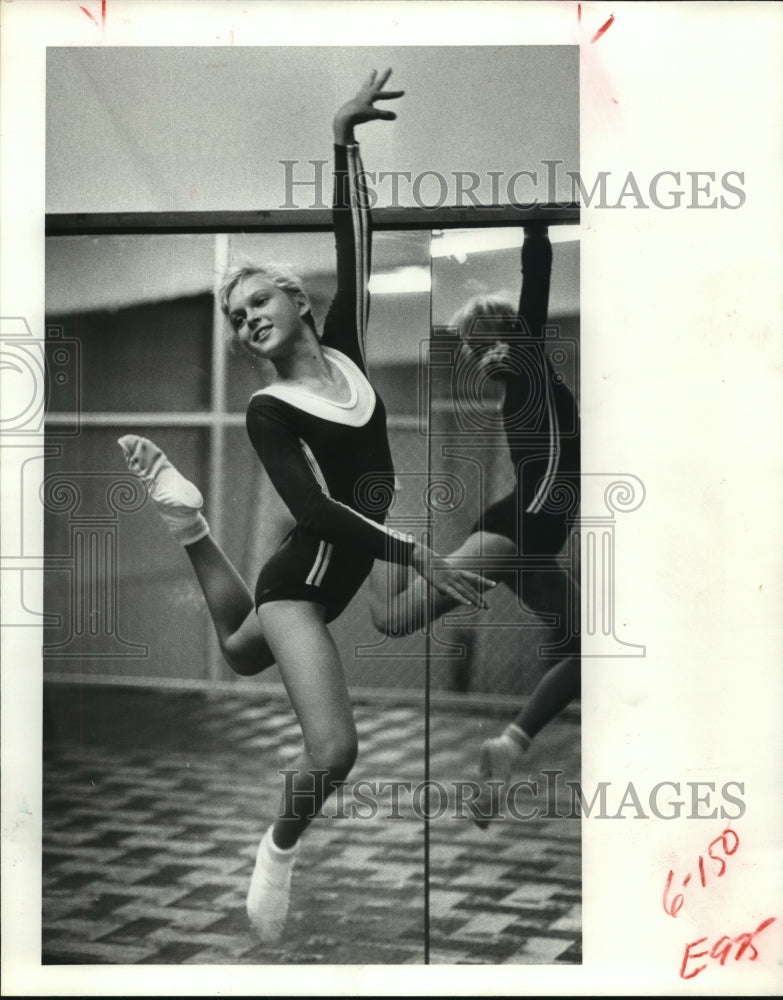 1980 Keri Lindhorst performs gymnastics in Texas - Historic Images