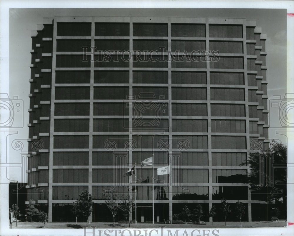 1988 Home Insurance Group building on Briarpark in Houston, Texas - Historic Images