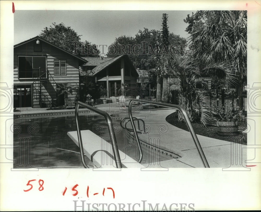 1984 Pool outside home in Bellaire, Texas - Historic Images