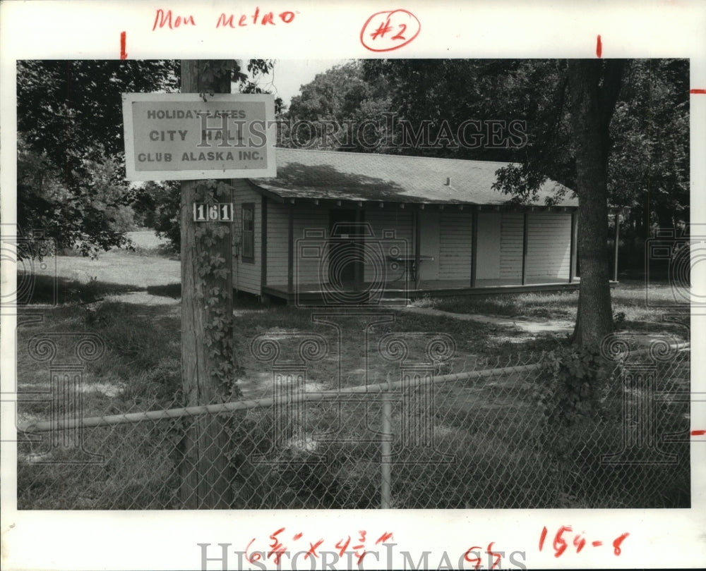1983 Holiday Lakes, Texas town hall and offices - Historic Images