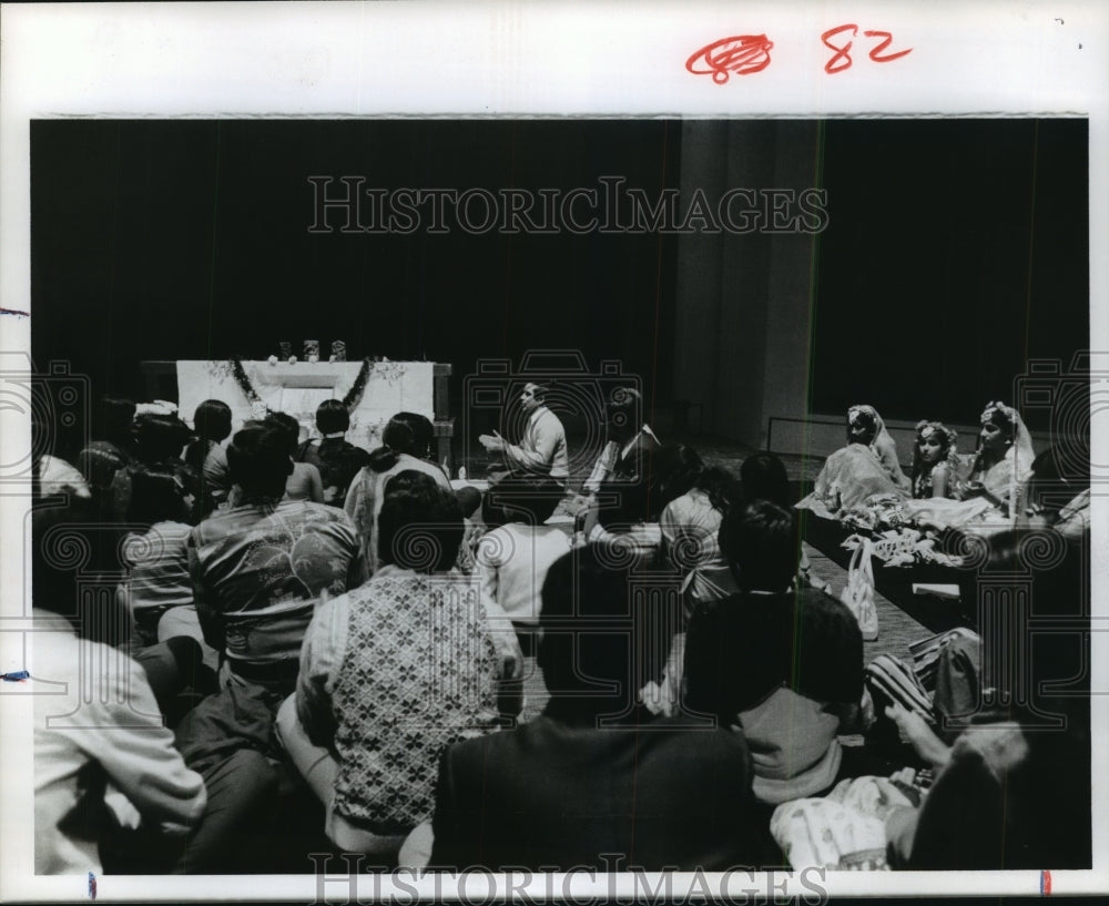 1978 Worshipers at HIndu temple - Houston - Historic Images