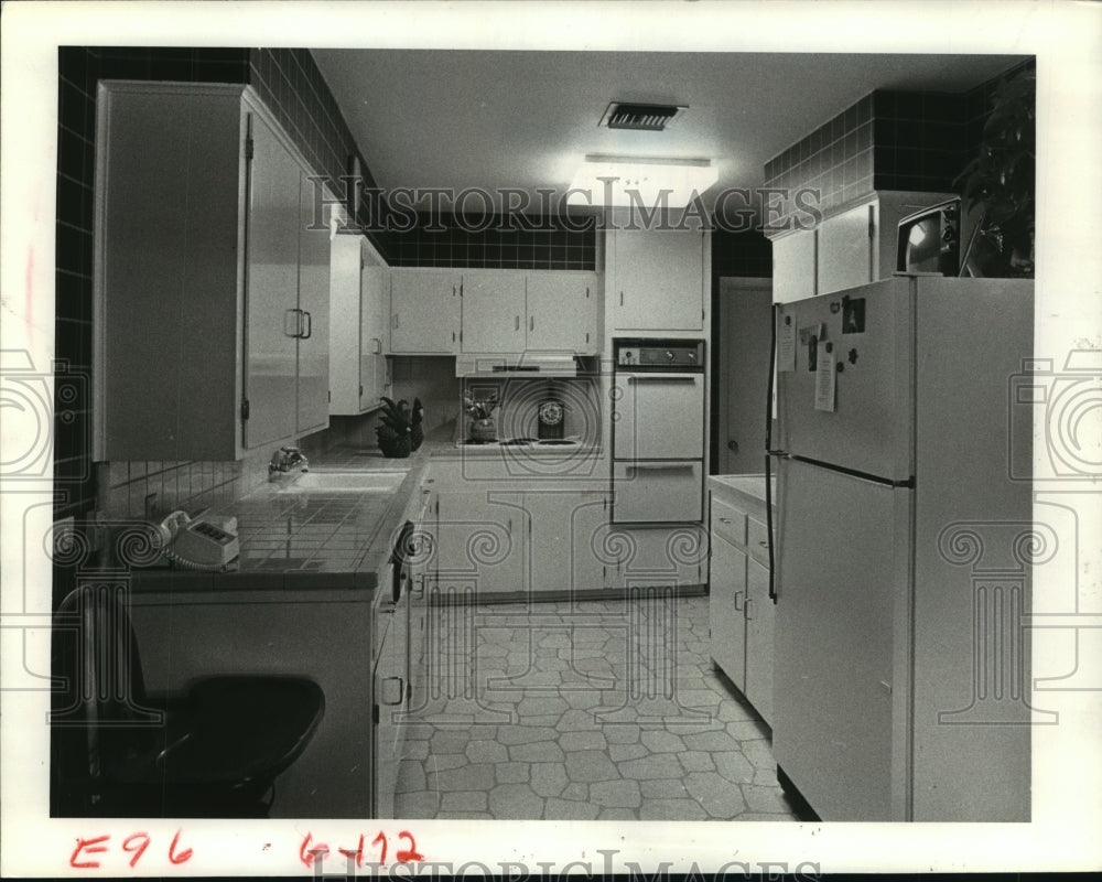 1983 White kitchen in Houston home - Historic Images