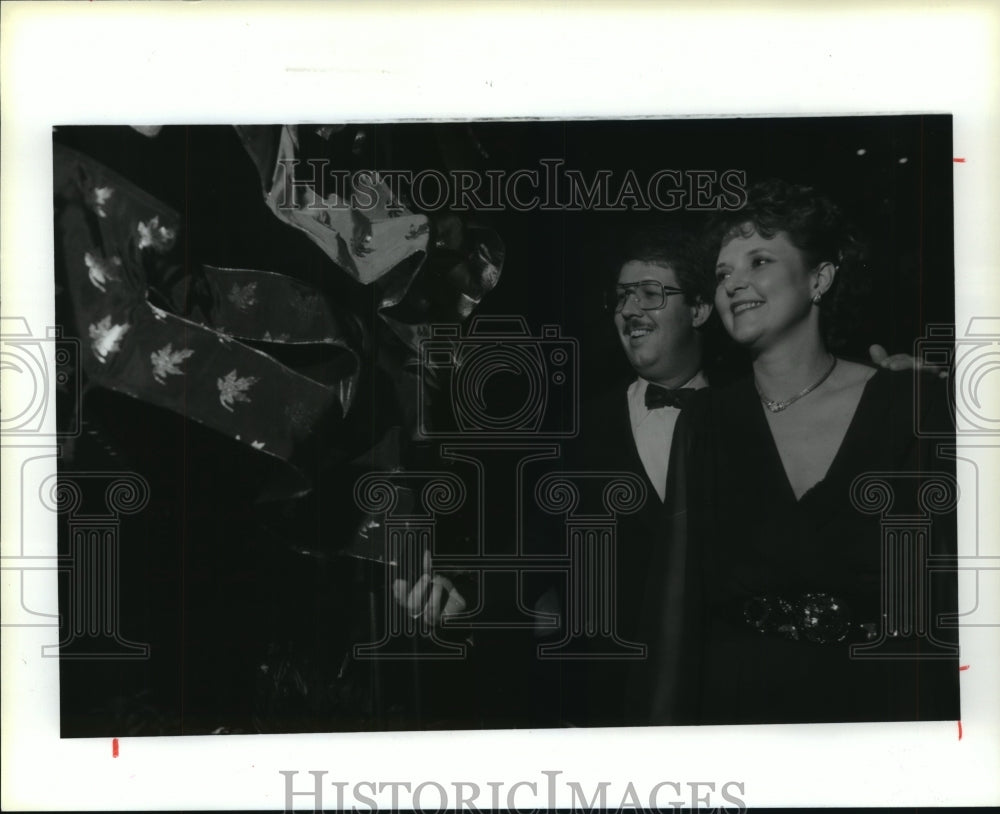 1989 Carter and Kay Simonds at Houston Junior Forum event in Texas - Historic Images