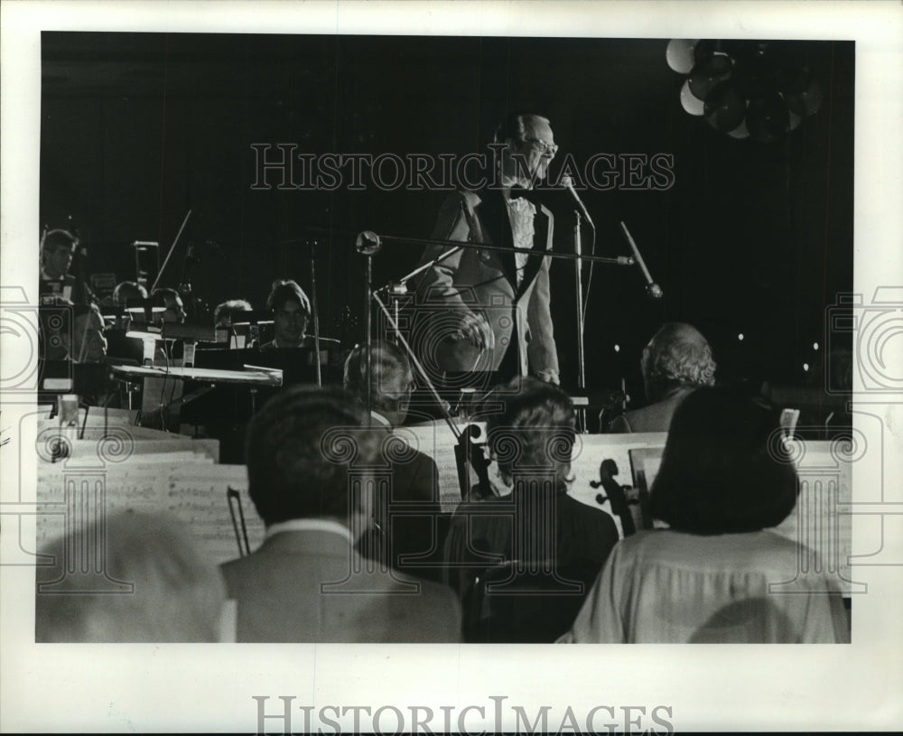 1984 Richard Hayman conducts Houston Symphony Cabaret Pops - Historic Images