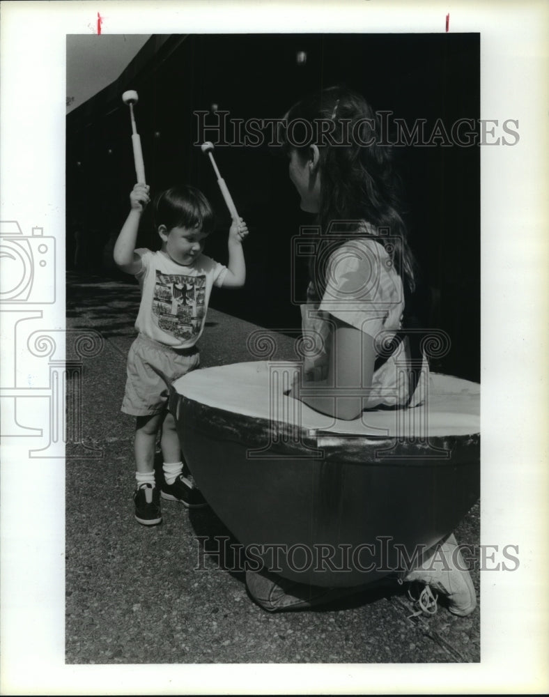 1987 Gystis Tuminas and costumed Michelle Cunningham at Symphony - Historic Images