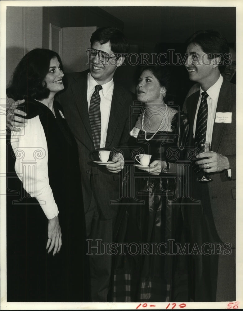 1982 Houston Symphony League members enjoy coffee at party - Historic Images