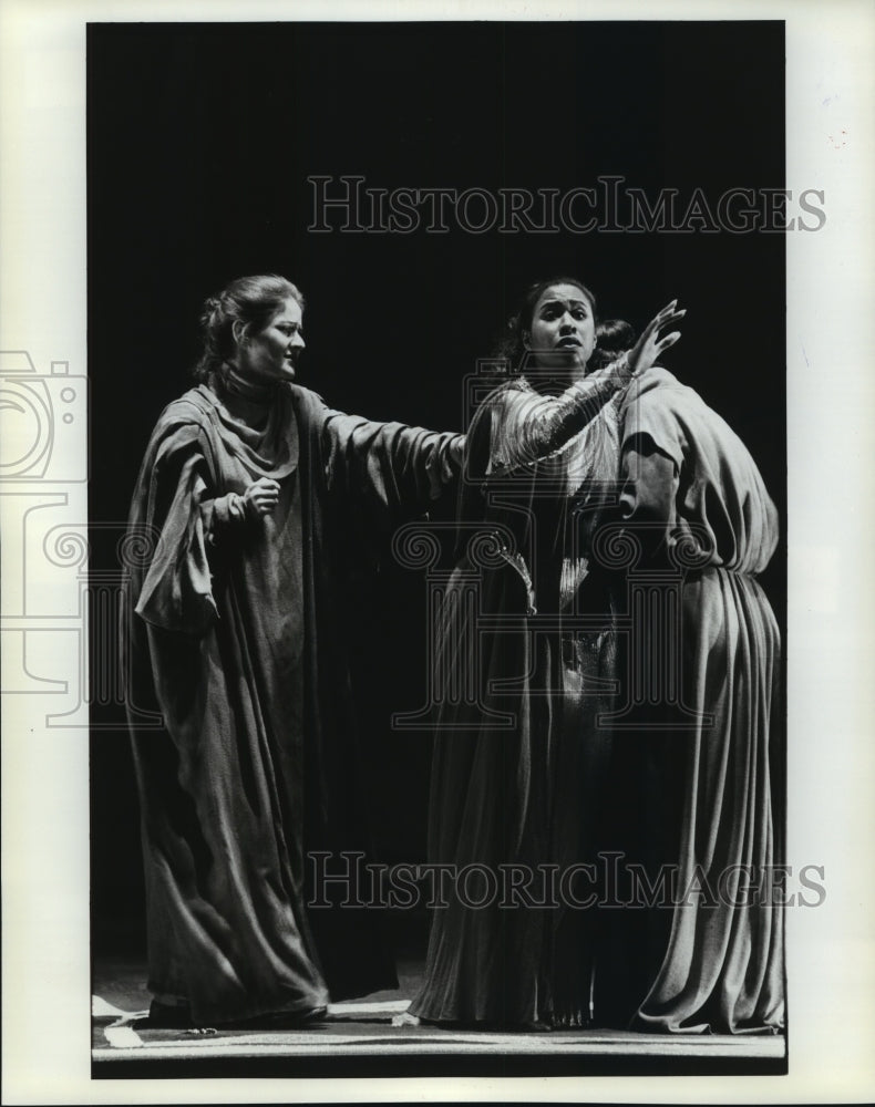 1982 Houston Opera Studio production of "Dido and Aeneas" - Historic Images