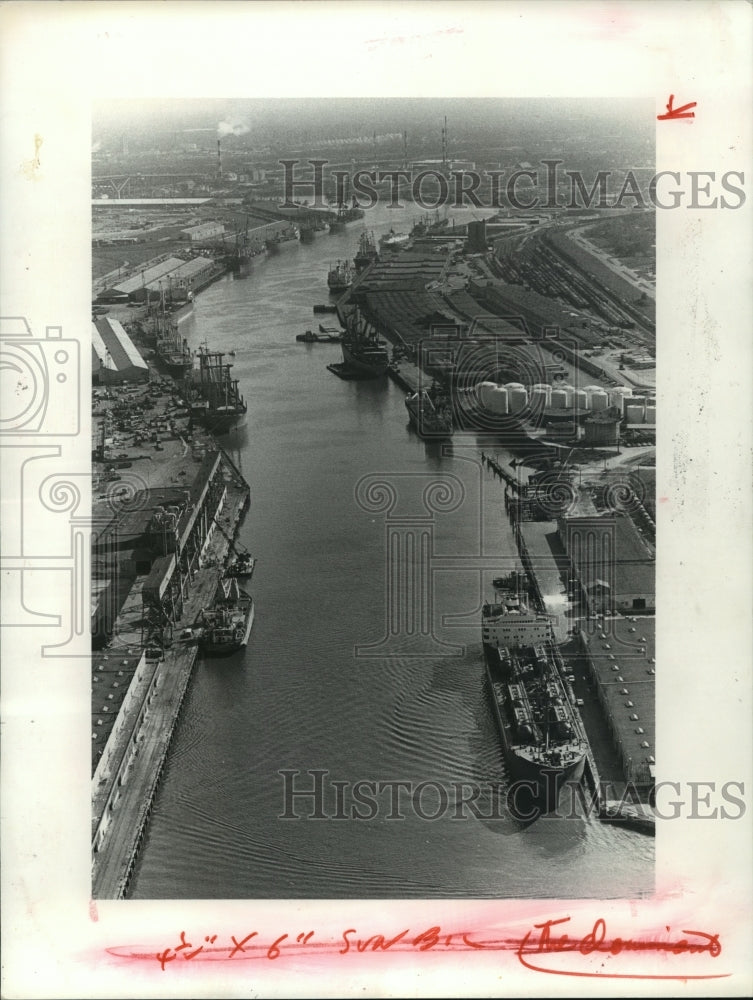 1981 Aerial view of Houston Ship Channel taken from Goodyear blimp - Historic Images