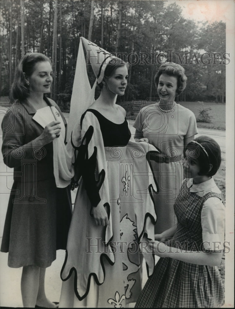 1966 Press Photo Debby Rude in &quot;Camelot&quot; costume with others - hca29286 - Historic Images